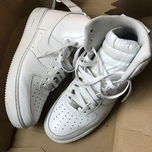 Air Force 1s size 11